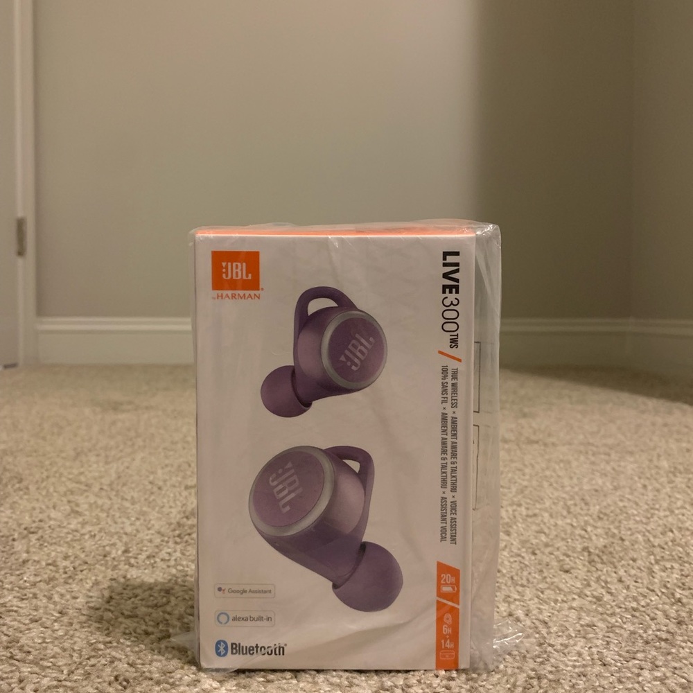 JBL Earbuds NWT